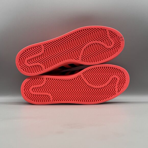 Athletic_Shoes